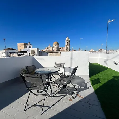 Hidden Gem Penthouse El Meson דירה *