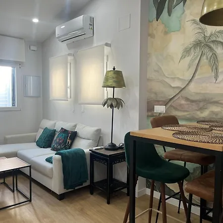 Hidden Gem Penthouse El Meson דירה *
