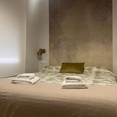 Hidden Gem Penthouse El Meson דירה *